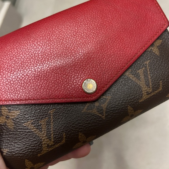 Louis Vuitton Wallet - Picture 15 of 17